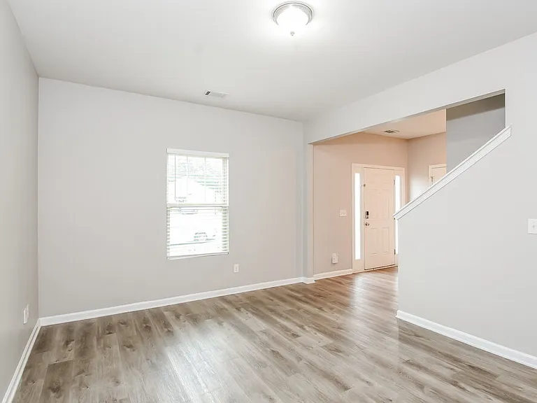 20 Sycamore St — Photo 10