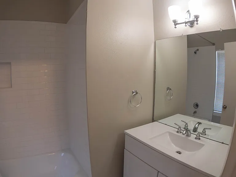 2801 Rio Grande St #307 — Photo 7