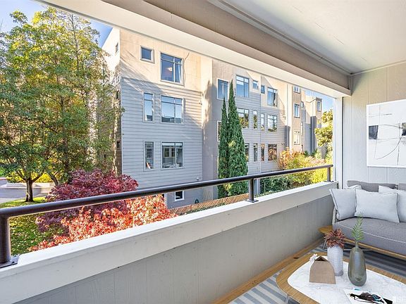 4th image of 360 Guerrero St APT 201