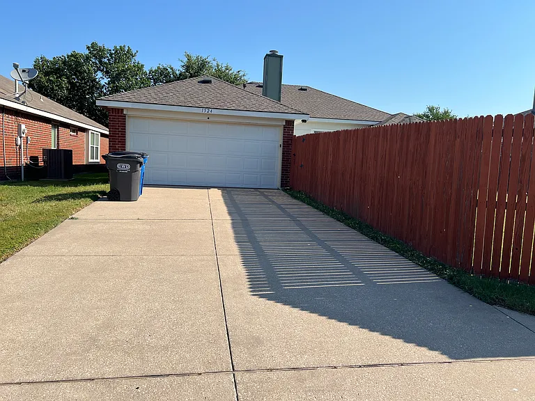 1524 Summerfield Dr — Photo 23
