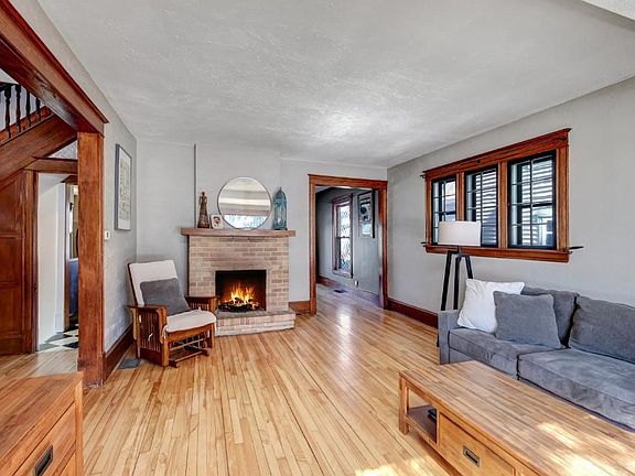 5th image of 2273 Brewster St
