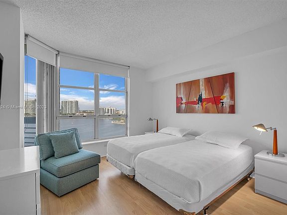 5th image of 3600 Mystic Pointe Dr APT 1405