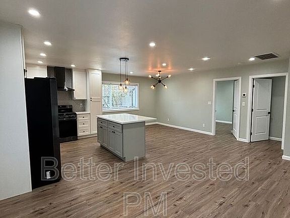 3rd image of 401 W Sierra Ave #B