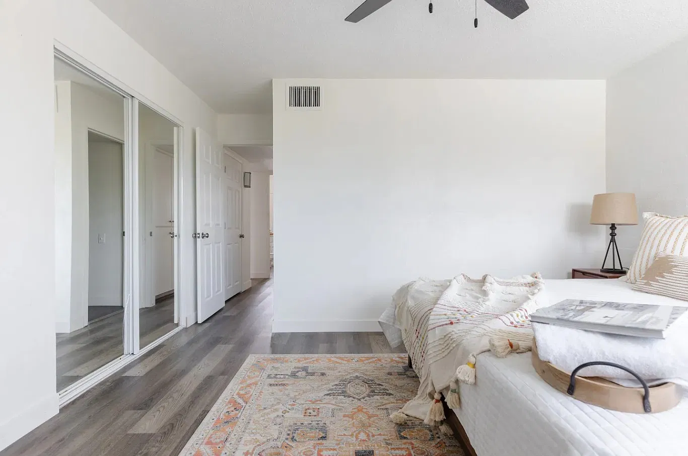 2 bed, 1050 sqft, $1,900 — Photo 2