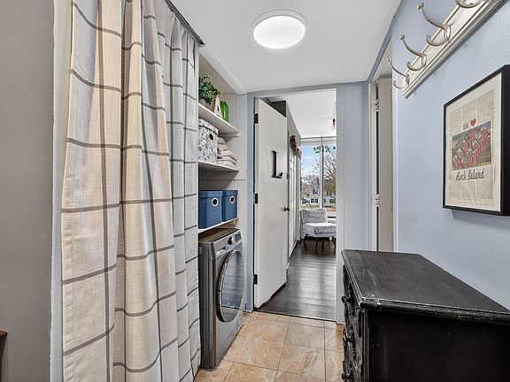 4th image of 1337 21st Ave #3D