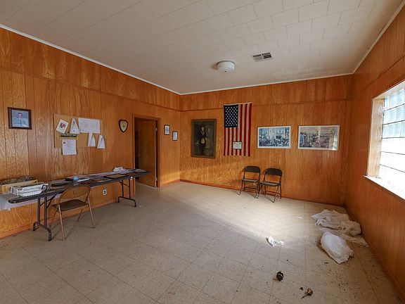 3rd image of 2251 E Hardtner Dr