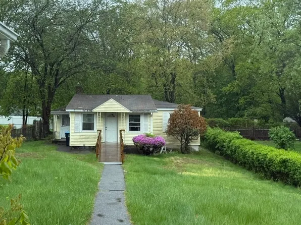 40 Phillips Ave, Shrewsbury, MA 01545