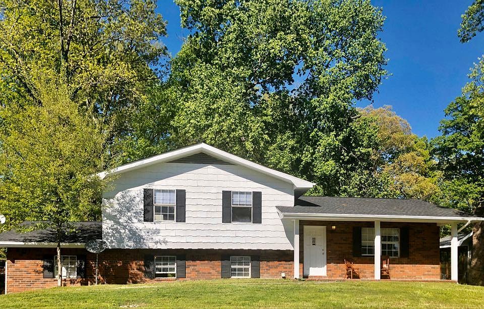 1st image of 861 Whisperwood Trl NE