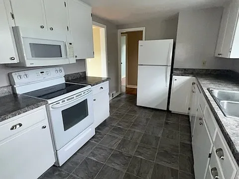 110 Ardmore Rd — Photo 6