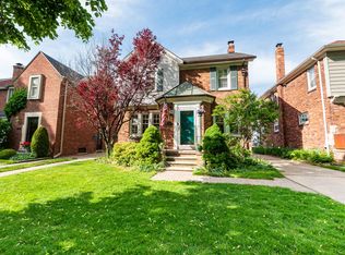 330 Moran Rd, Grosse Pointe Farms, MI 48236