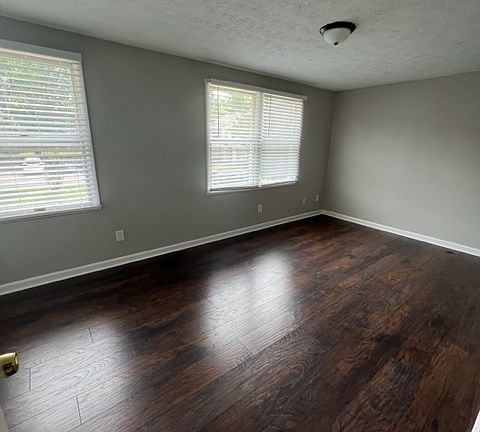 4th image of 7618 Holly Grove Ct