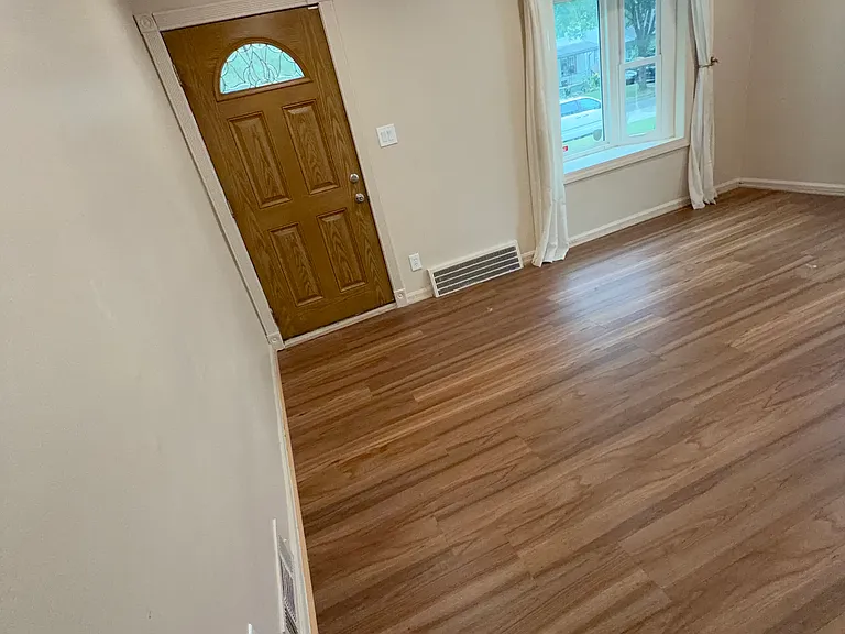 25428 Hopkins St — Photo 2