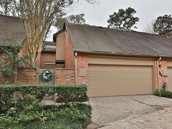 Carefree living with exterior maintenance included in HOA fees. Oversized two-car garage in quiet cul-de-sac.