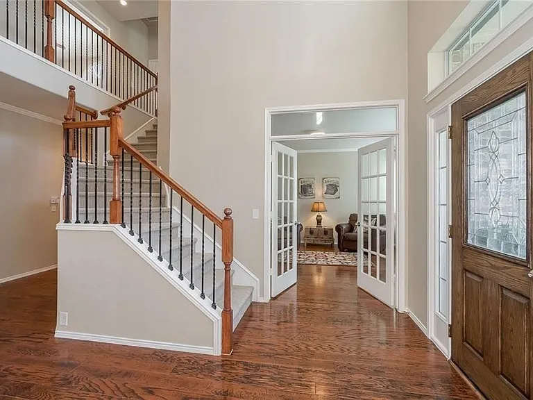 2374 Aspermount Dr — Photo 6