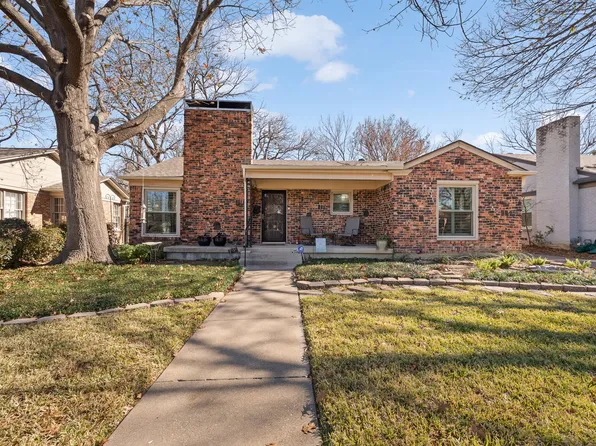 2737 Ryan Place Dr, Fort Worth, TX 76110