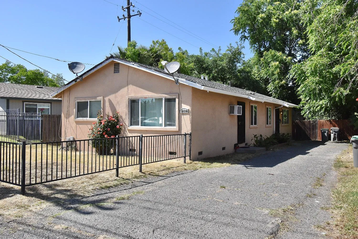 2120 Evergreen Ave photo 1