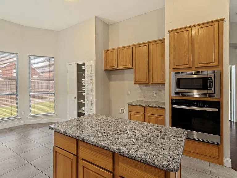 8804 Falcon View Dr — Photo 21
