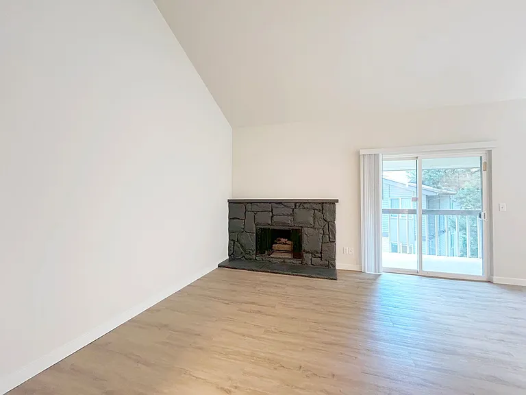Bellefield Manor — Photo 43