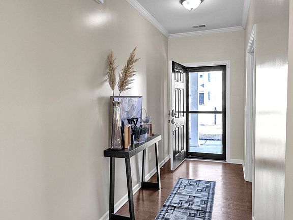 4th image of 655 Silver Moss Dr