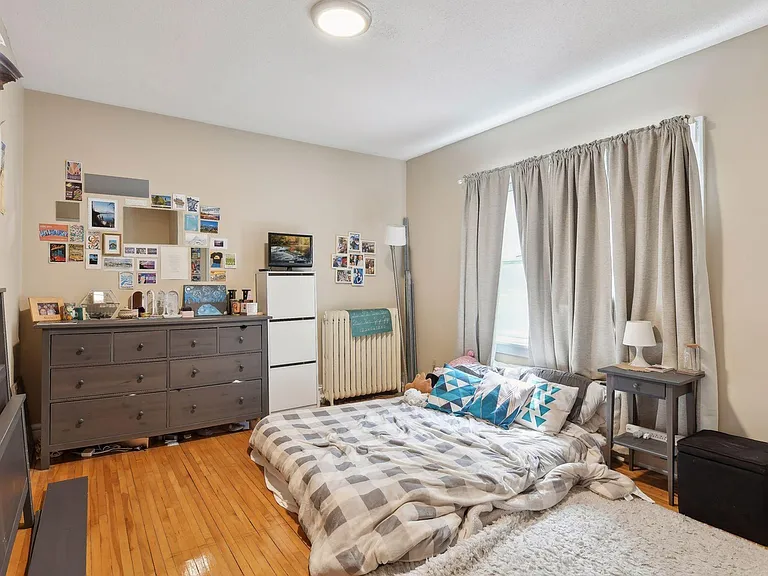 1936 Fremont Ave S #1 — Photo 5