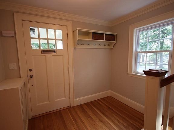3rd image of 30 Farmcrest Ave