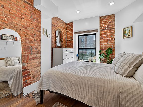 5th image of 923 Bedford Ave #4F