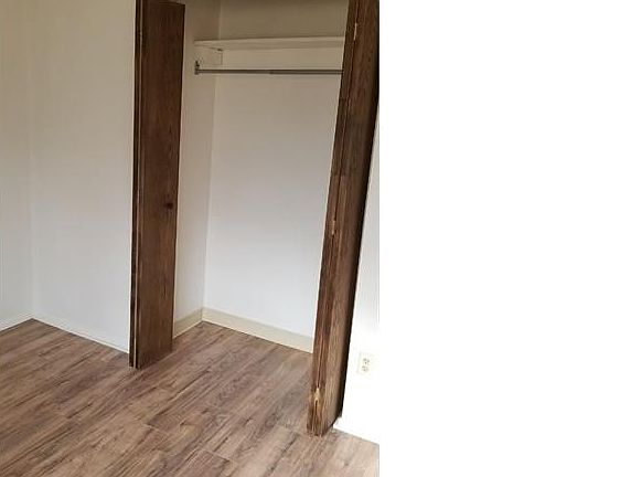 4th image of 3549 Dunstan Dr NW