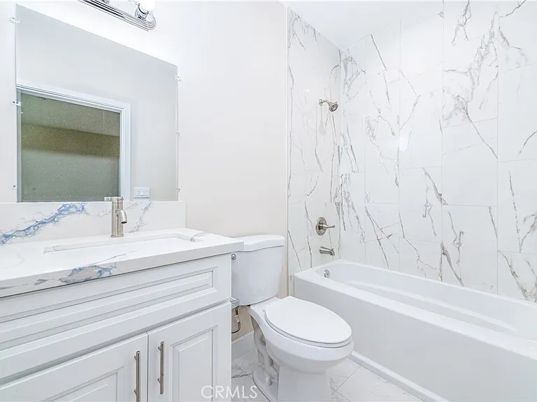 17158 Chatsworth St #1 — Photo 13