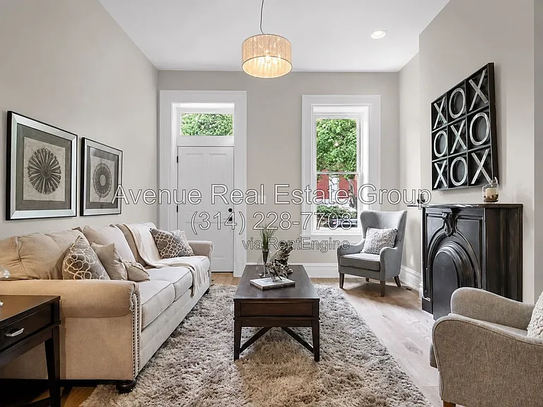 2329 Hickory St — Photo 3