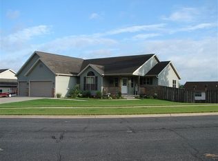 722 Links Dr, Poynette, WI 53955