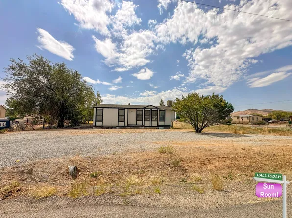 410 E 8th Ave, Sun Valley, NV 89433