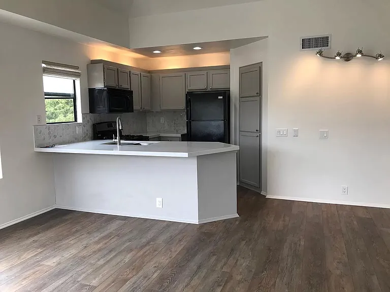 3984 Lamont St #5 — Photo 2