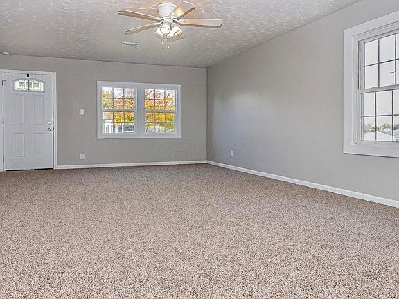 3rd image of 640 N Shoshone Dr