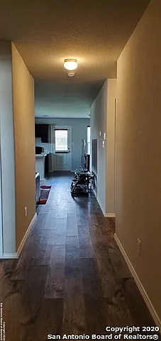 3 bed, 2.0 bath, 1207 sqft, $1,600 — Photo 2