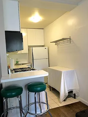 Rented by DSA Realty | media 27