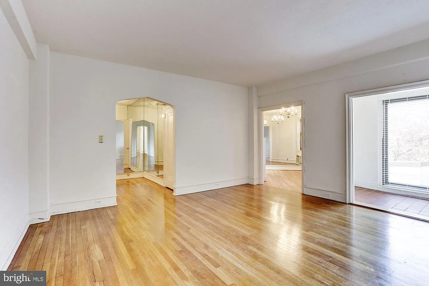 2 bed, 1074 sqft, $3,400 — Photo 2
