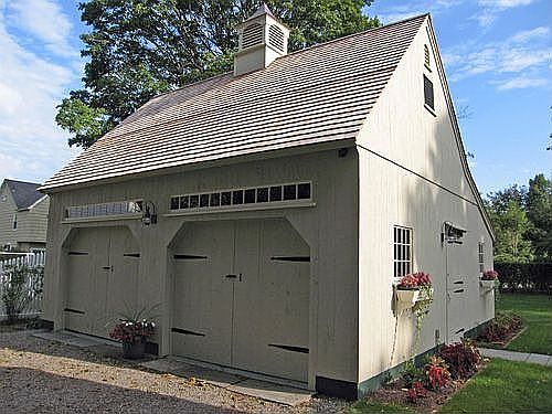 Reproduction post and beam Colonial Barn/2-stall garage w/workshop and loft 