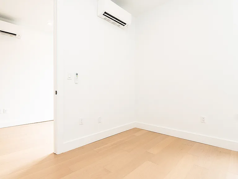 107 S 6th St #3G — Photo 5
