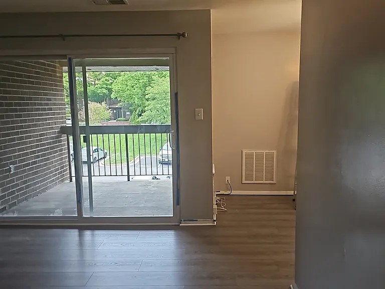 18500 Sweet Autumn Dr #304 — Photo 1