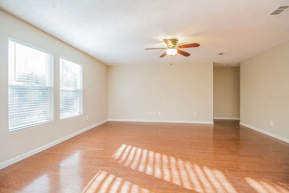 5 bed, 3.0 bath, 3011 sqft, $2,915 — Photo 3