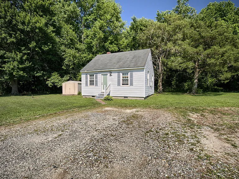 6225 Driftwood Ln — Photo 1