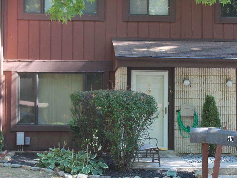 1st image of 49 Belmar Dr W