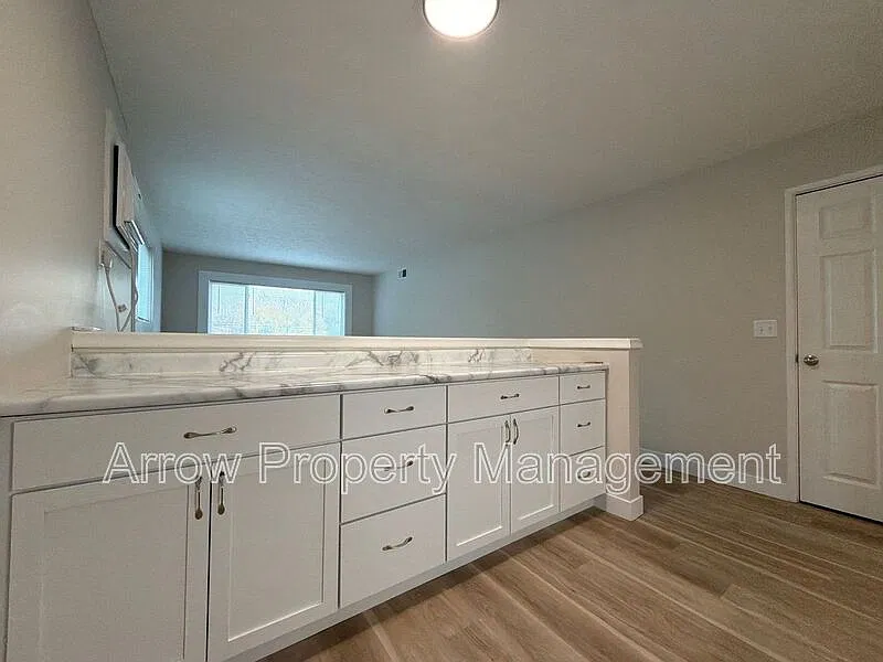 2 bed, 1.0 bath, 790 sqft, $950 — Photo 4