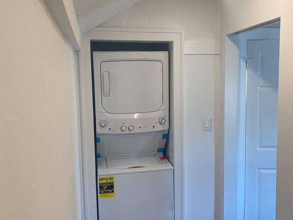 1st image of 11 Walter Pl #1