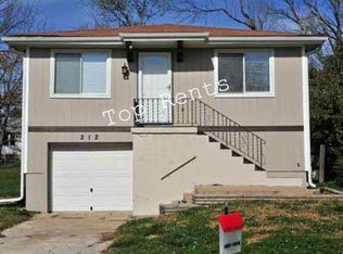 212 W Martin St, Edgerton, KS 66021