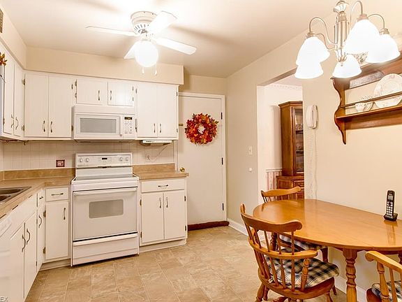 5th image of 5925 Williamsburg Dr