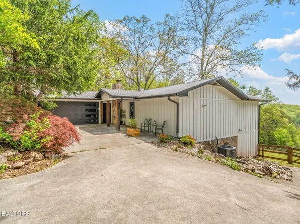902 & 908 Skyline Dr, Harriman, TN 37748