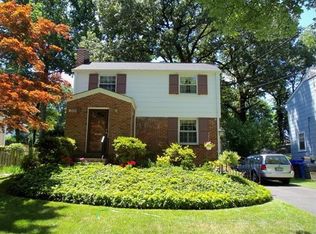 302 Williamsburg Dr, Silver Spring, MD 20901