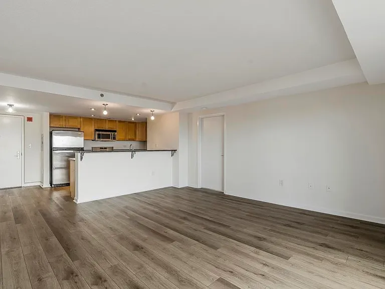 700 1st St #8F — Photo 7