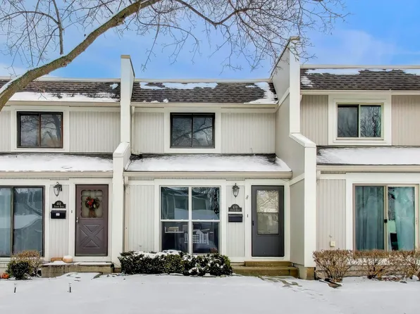 470 Ziegler Dr, Grayslake, IL 60030